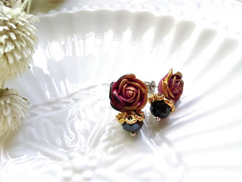 [Night] gold colors, purple is the color of night fog. Hand Rose earrings. {Pin / clip-on retro purple} {} - ต่างหู - วัสดุอื่นๆ สีม่วง