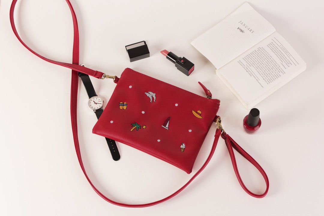 RED CORAL mini BEACHGOER - อื่นๆ - งานปัก สีแดง