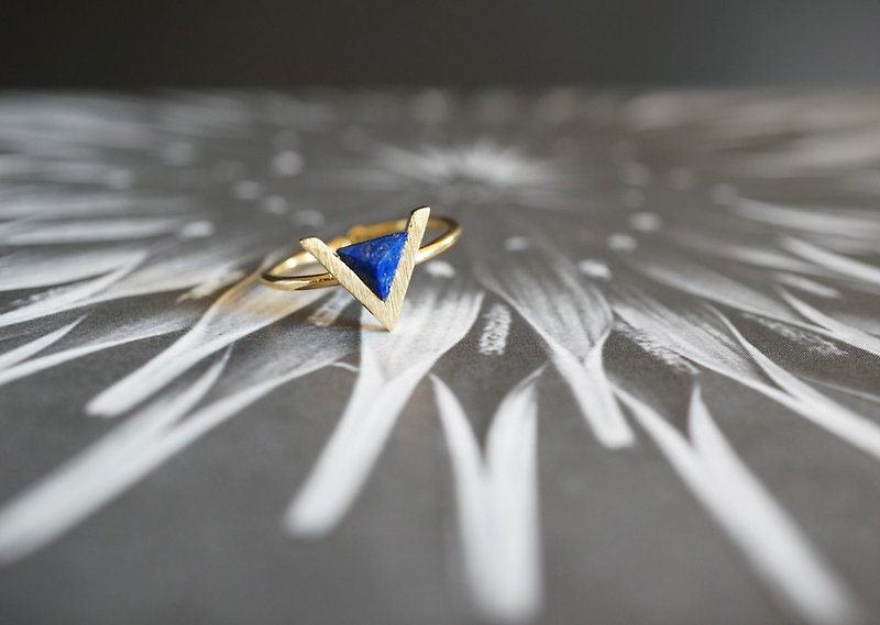 【16KGP】Mat Gold V Adjustable Ring, " Lapis Lazuli " - 戒指 - 寶石 藍色