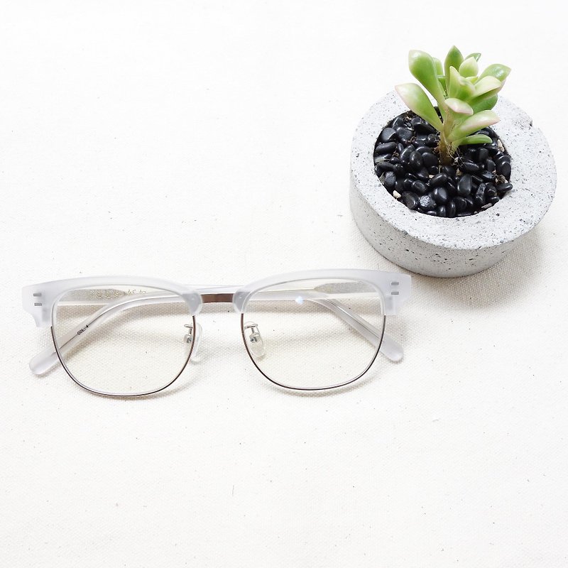 Frosted transparent eyebrow new glasses frame box - กรอบแว่นตา - พลาสติก ขาว