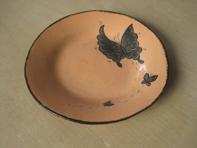 DoDo Handmade Whispers. Animal Silhouette Series-Butterfly Disc (Pink Orange) - จานและถาด - ขนแกะ สีส้ม