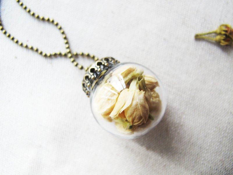 Rosy Garden Jasmine Glass Ball Necklace - สร้อยติดคอ - แก้ว ขาว