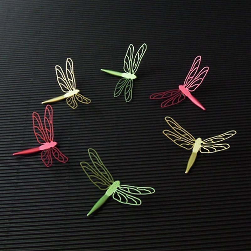 Desk + 1 │ Mans dragonfly magnet group (6 Pack) - สติกเกอร์ - โลหะ หลากหลายสี