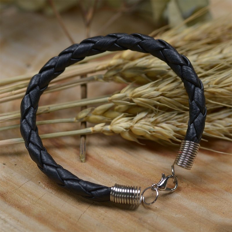 [DOZI hand-made] leather woven leather bracelet, designed for users of hand around the order, sample picture shows the black - สร้อยข้อมือ - หนังแท้ สีดำ