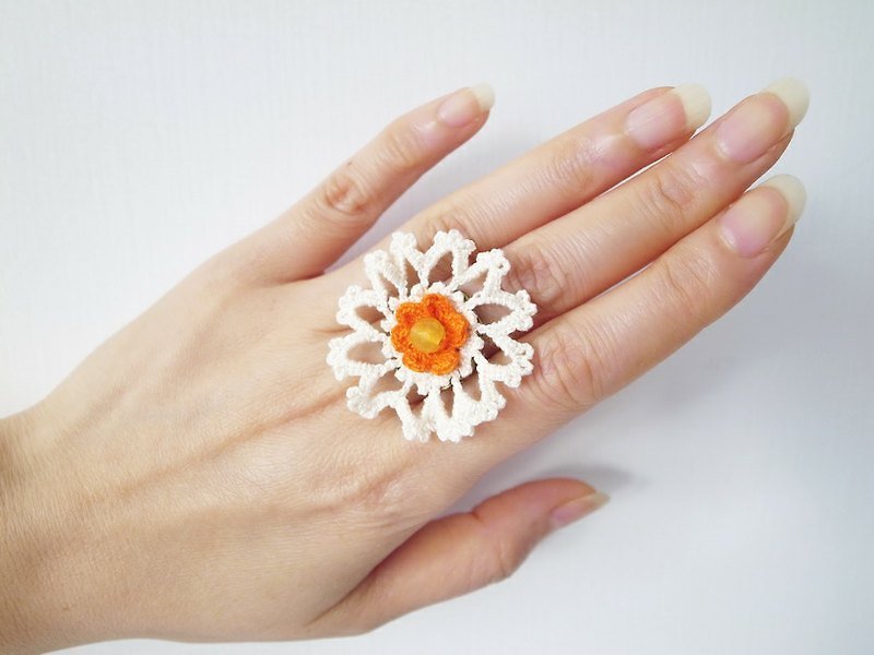 Irish Crochet Lace Jewelry (Cosmos I-a) Ring - แหวนทั่วไป - ผ้าฝ้าย/ผ้าลินิน ขาว