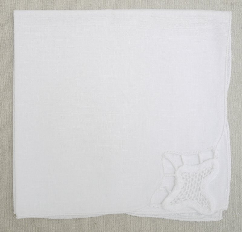 Lireya embroidery lace handkerchief - Handkerchiefs & Pocket Squares - Other Materials 