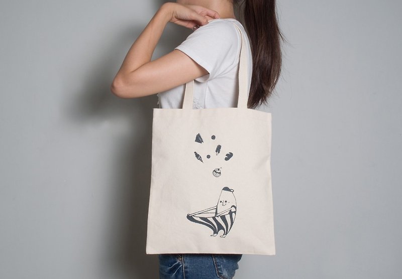[Fu Bag] Hand-painted Handprint Embryo Cloth Bag [Greedy Sweet Potatoes] Single-sided pattern shoulder - Messenger Bags & Sling Bags - Cotton & Hemp Black