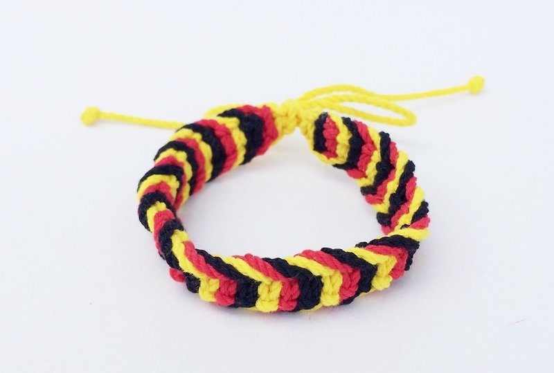 Yellow red and black tricolor braid - สร้อยข้อมือ - ผ้าฝ้าย/ผ้าลินิน สีเหลือง