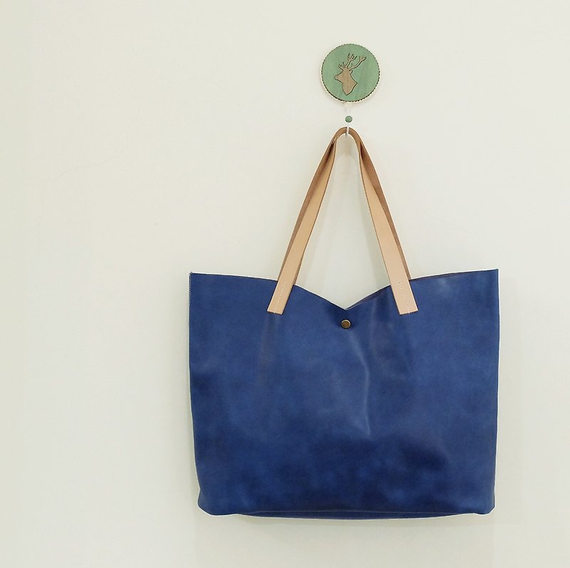 Blue Tulip Oil Wax Cowhide Handbag Shoulder Bag Temperament L New Color Seaweed Plant Tanned Leather Tie - กระเป๋าแมสเซนเจอร์ - หนังแท้ สีน้ำเงิน