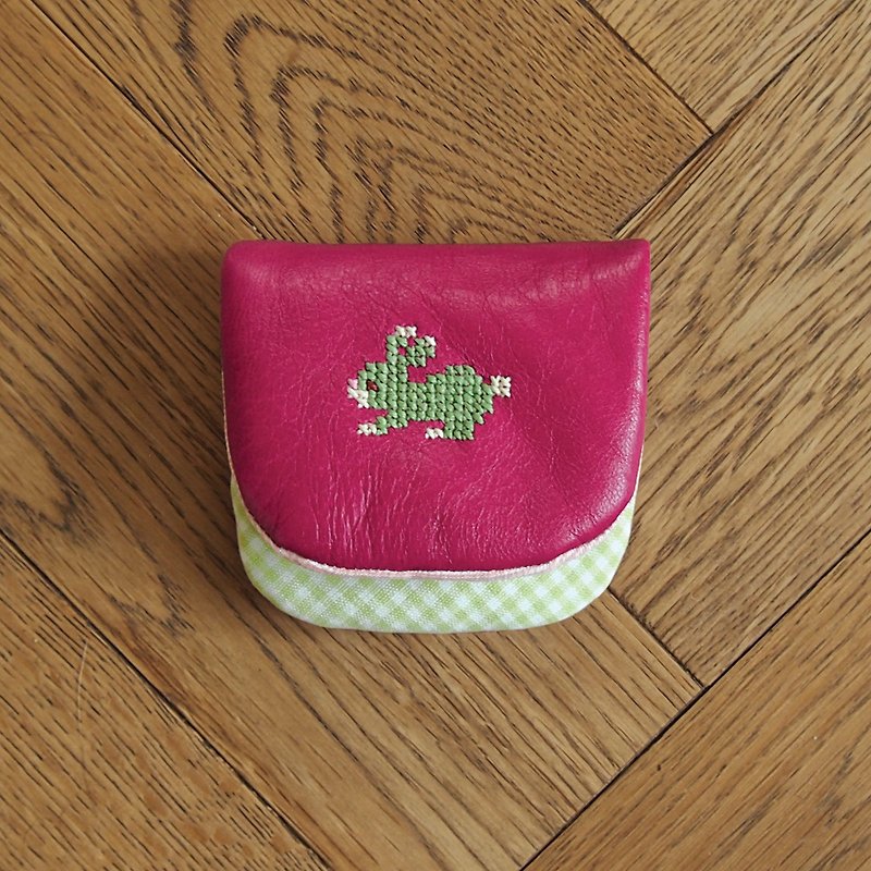Croxxx｜handmade cross stitch lambskin leather coins pouch｜pink - RABBIT - Coin Purses - Genuine Leather 