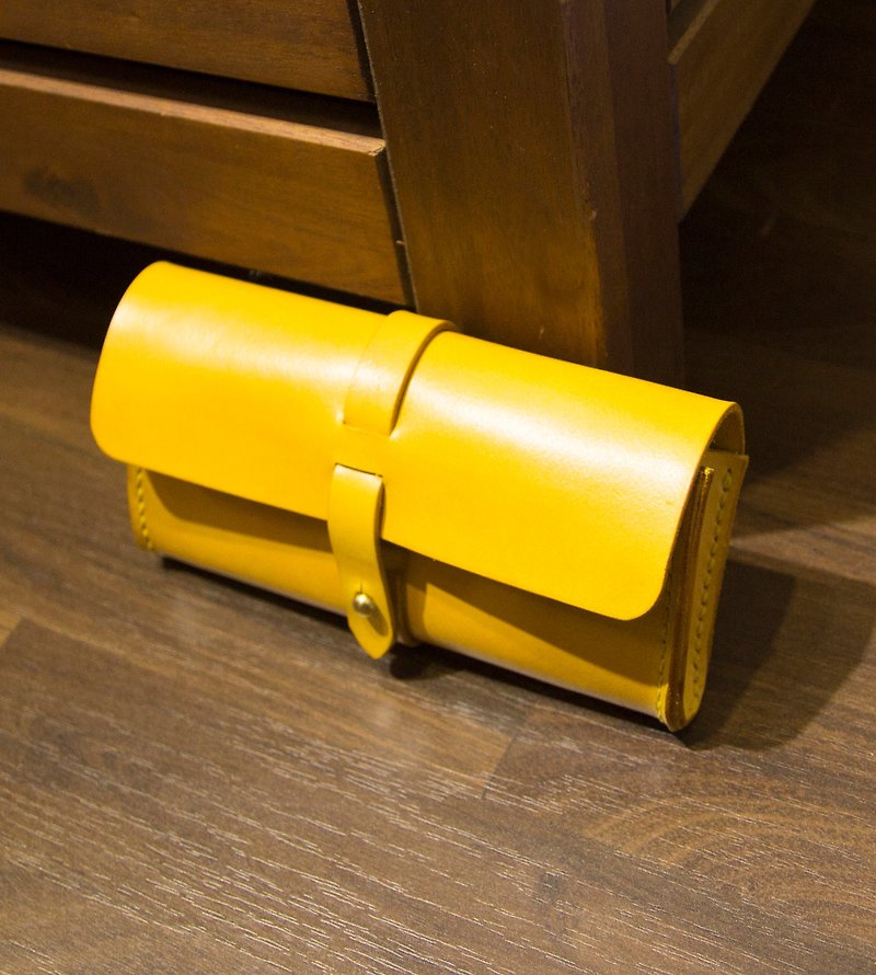 SENSIASHU. Glasses bag or pencil case. Italian tanned leather. Sunny yellow - อื่นๆ - หนังแท้ สีเหลือง