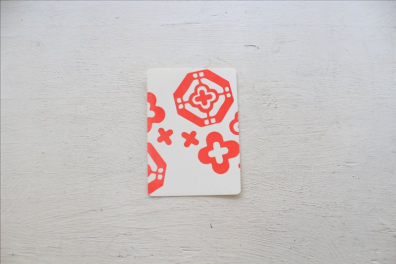 【ZhiZhiRen】厵| Silk printed postcard-front golden window grille - Cards & Postcards - Paper Red