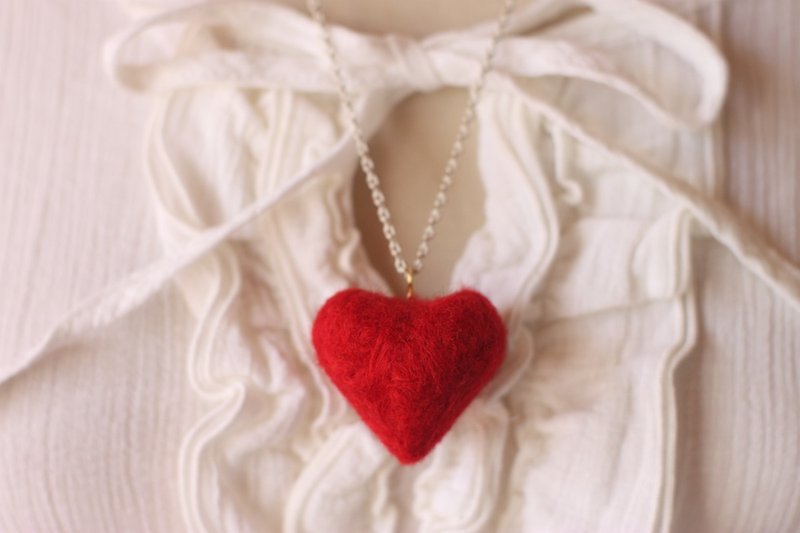 Valentine's Day Gift Selection Valentine's Day Gift Red Heart Necklace is Red (Large) - สร้อยคอ - ขนแกะ สีแดง