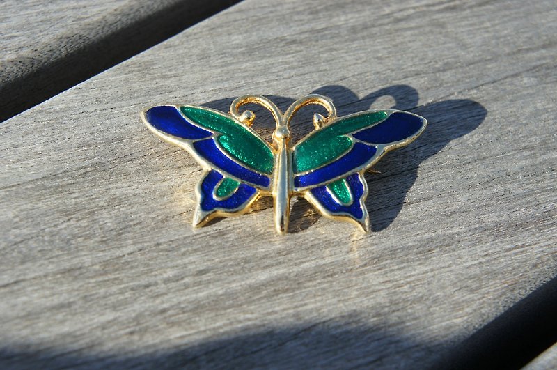 Butterfly glass brooch with gold rim PdB selected New York antiques - Brooches - Other Metals 