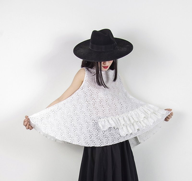 White flowers half hollow doll vest - imakokoni - เสื้อผู้หญิง - ผ้าฝ้าย/ผ้าลินิน ขาว