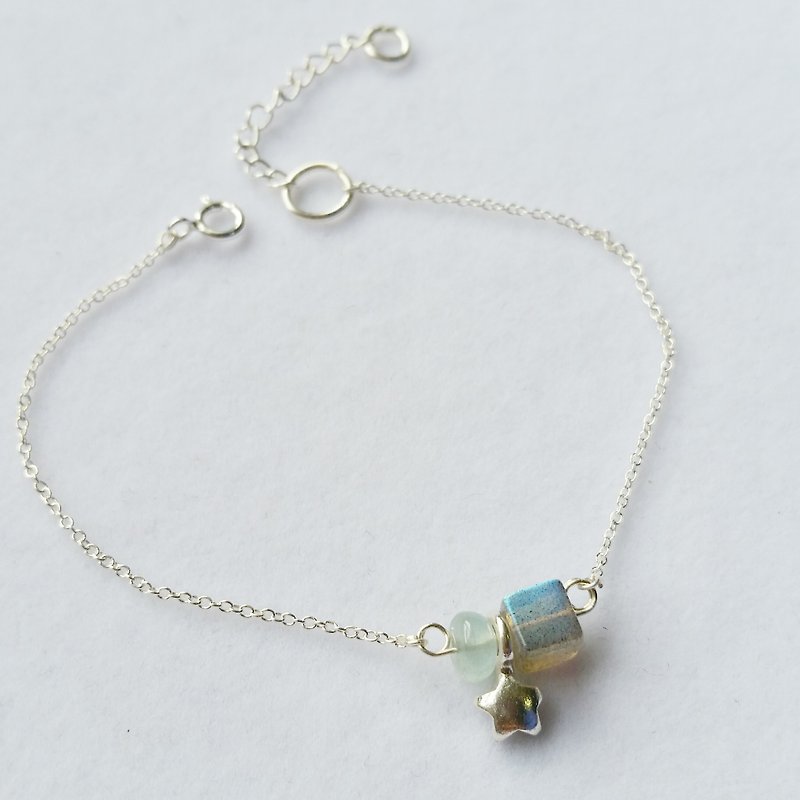 Aquamarine flat bead, 925 sterling silver small star formula type color light labradorite sterling silver bracelet - สร้อยข้อมือ - เครื่องเพชรพลอย สีน้ำเงิน