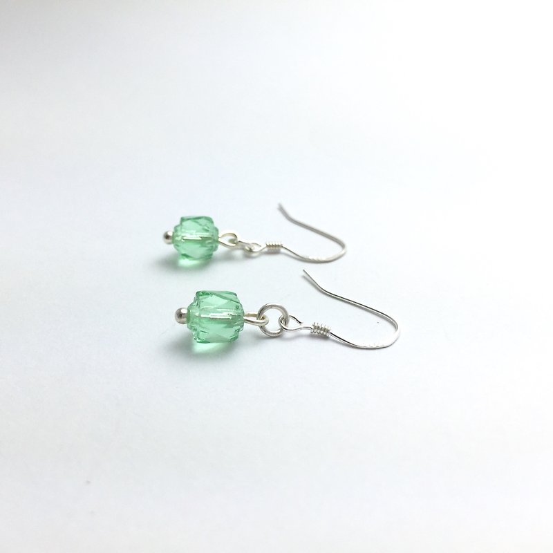 【Ruosang】|Yang|Light and shallow. Imported antique crystal. s925 sterling silver ear hooks/earrings/earrings - Earrings & Clip-ons - Glass Green