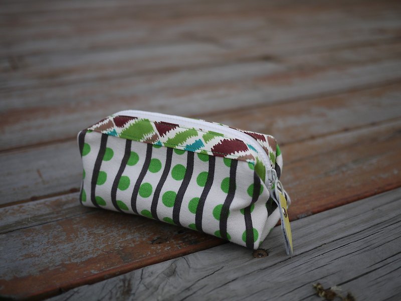 Reading happiness _ striped green dot pencil case cosmetic bag sundries bag - Toiletry Bags & Pouches - Other Materials Green