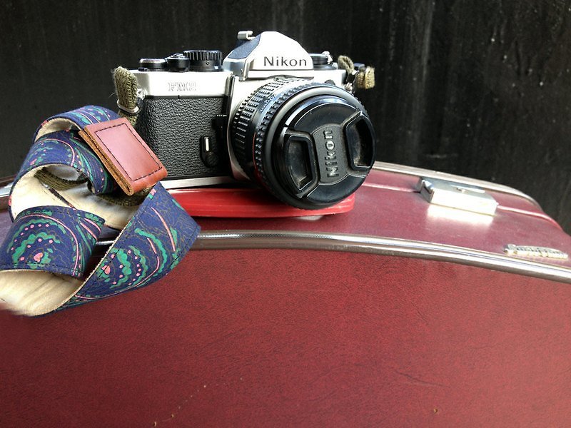 【endorphin】手工相機背帶 牛皮+棉織帶+金屬扣環〔TRAVELER旅行系列-巴比倫〕 - 相機帶/腳架 - 棉．麻 藍色
