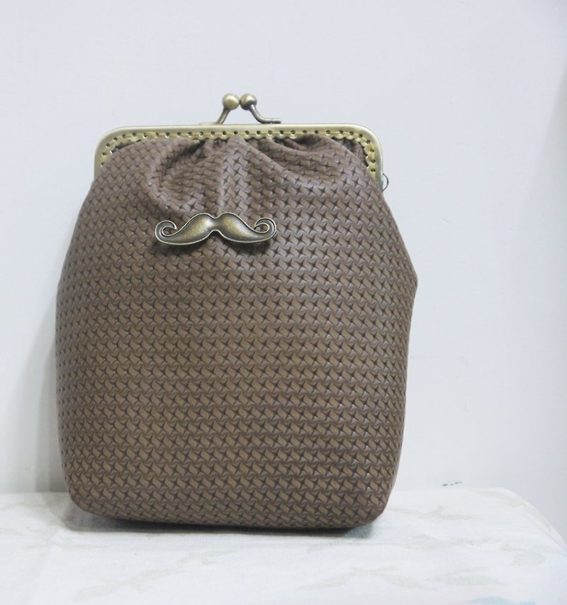 口金包+翹鬍子皮革包+ - Messenger Bags & Sling Bags - Genuine Leather Brown