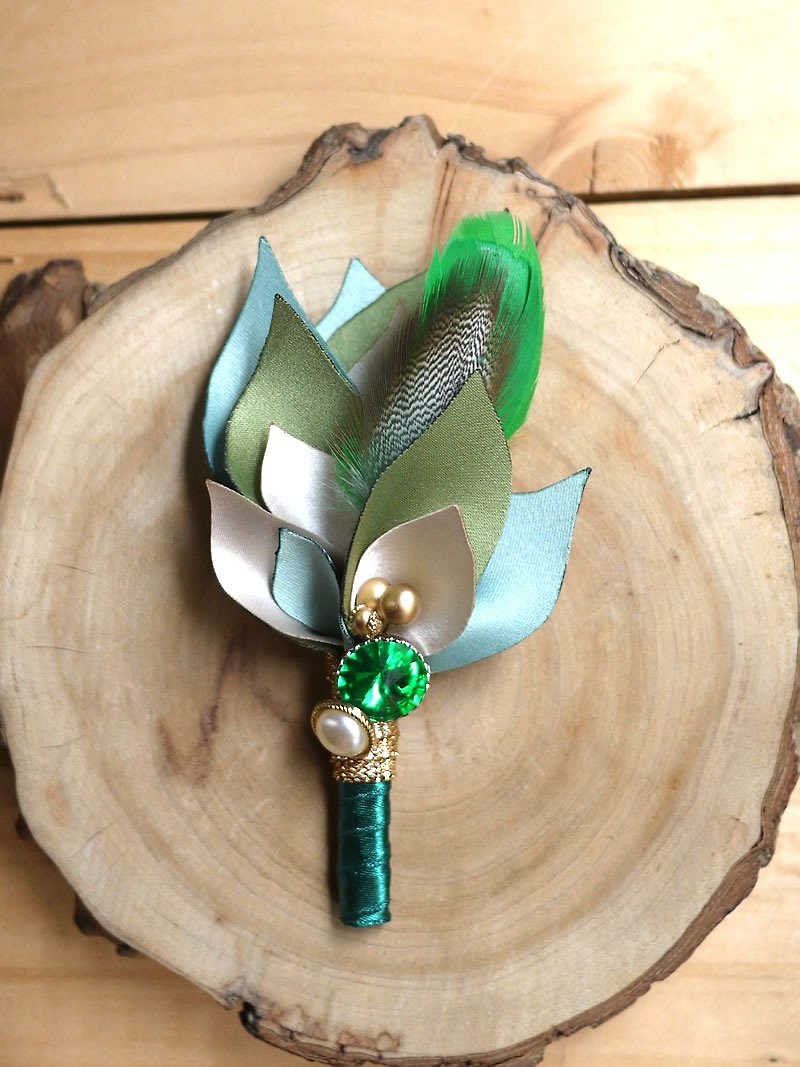 [Black Mage] gorgeous green brooch low-key models - Brooches - Other Materials Green