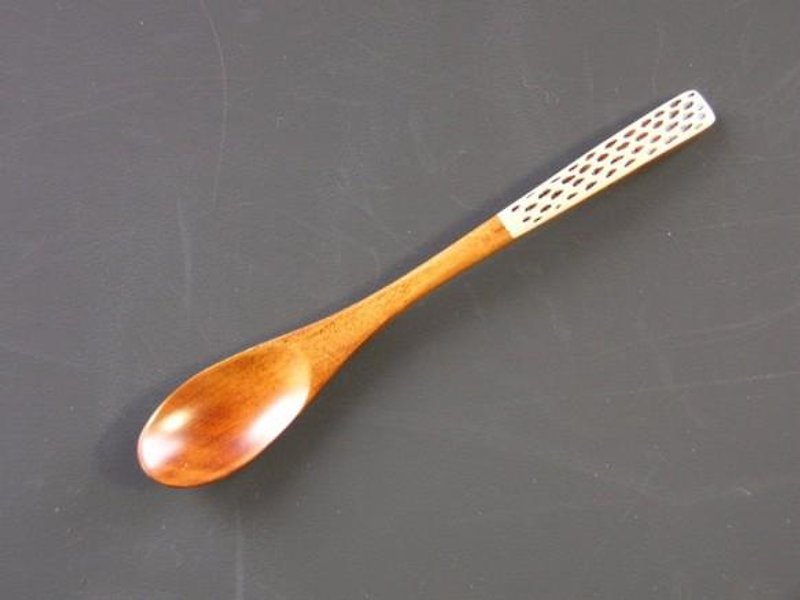 Lacquer tea spoon dotted design white - ช้อนส้อม - ไม้ ขาว