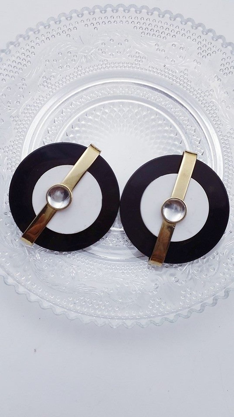 [Lost and find] the old black and white clip earrings discs - Earrings & Clip-ons - Other Metals Black