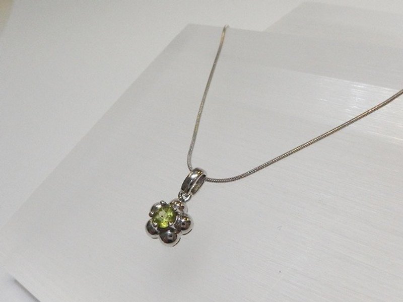 《五小花》- 天然橄欖石純銀吊墜 925純銀 - Necklaces - Gemstone Green