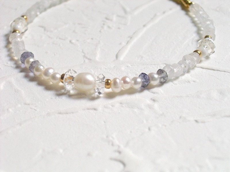Moonstone Cordierite Pearl Pure Bracelet Pre-set - สร้อยข้อมือ - วัสดุอื่นๆ ขาว