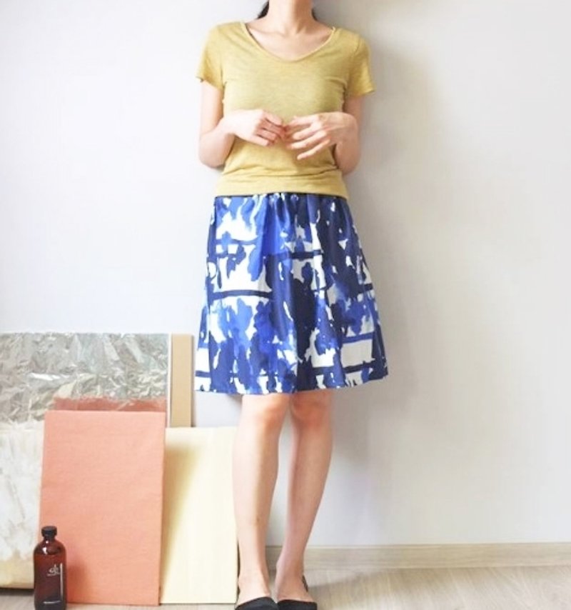 抽像藍調線條及膝裙｛再生全新商品｝ - กระโปรง - วัสดุอื่นๆ 