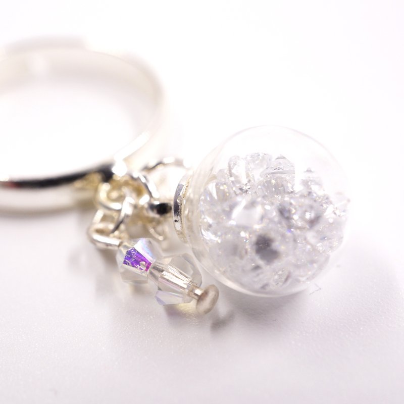 A Handmade 白色水晶玻璃球指環 - 戒指 - 玻璃 