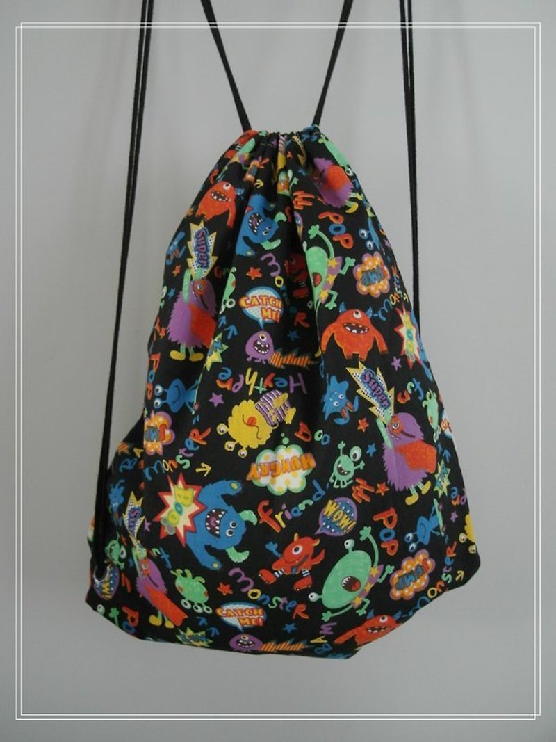 ~ M + Bear ~ Vintage Drawstring Backpack (little monster-like) - กระเป๋าแมสเซนเจอร์ - วัสดุอื่นๆ สีดำ