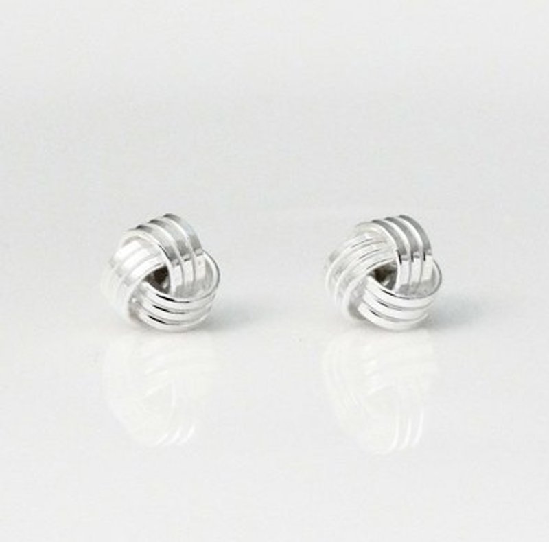 SzuYa專用設計館 - Earrings & Clip-ons - Other Metals White