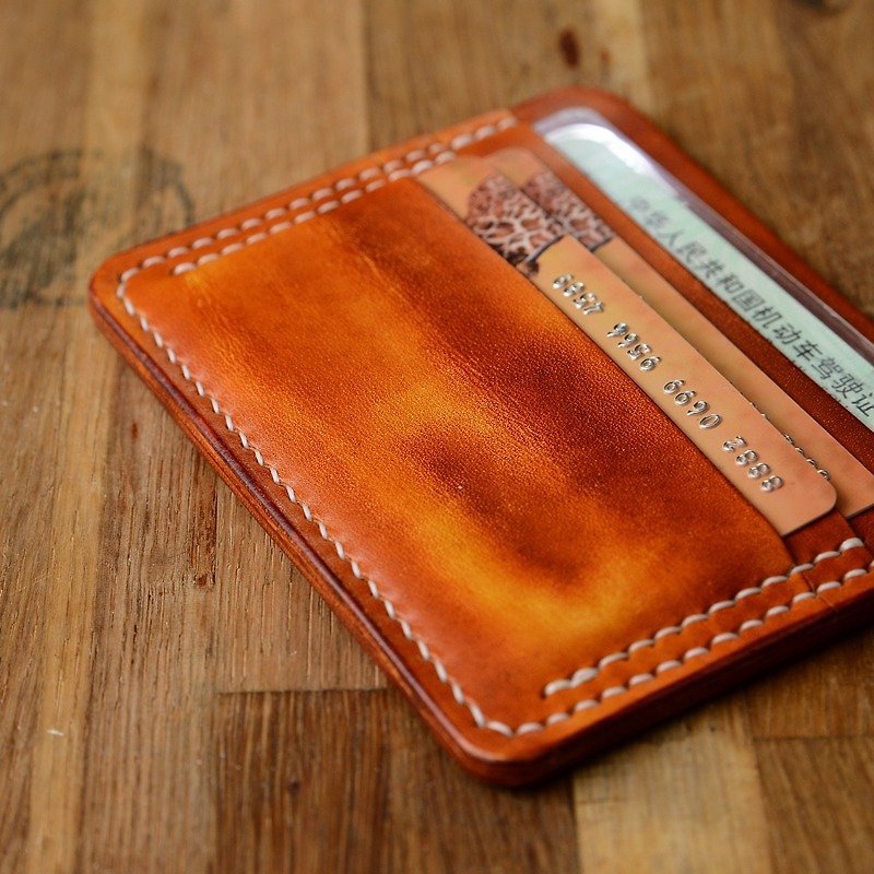 Cans Hand-made Hand-made Hand-dyed Yellow Brown Italian Vegetable Tanned Leather Minimalist Wallet Driver's License Bit Card Bit Customization - กระเป๋าสตางค์ - หนังแท้ สีทอง