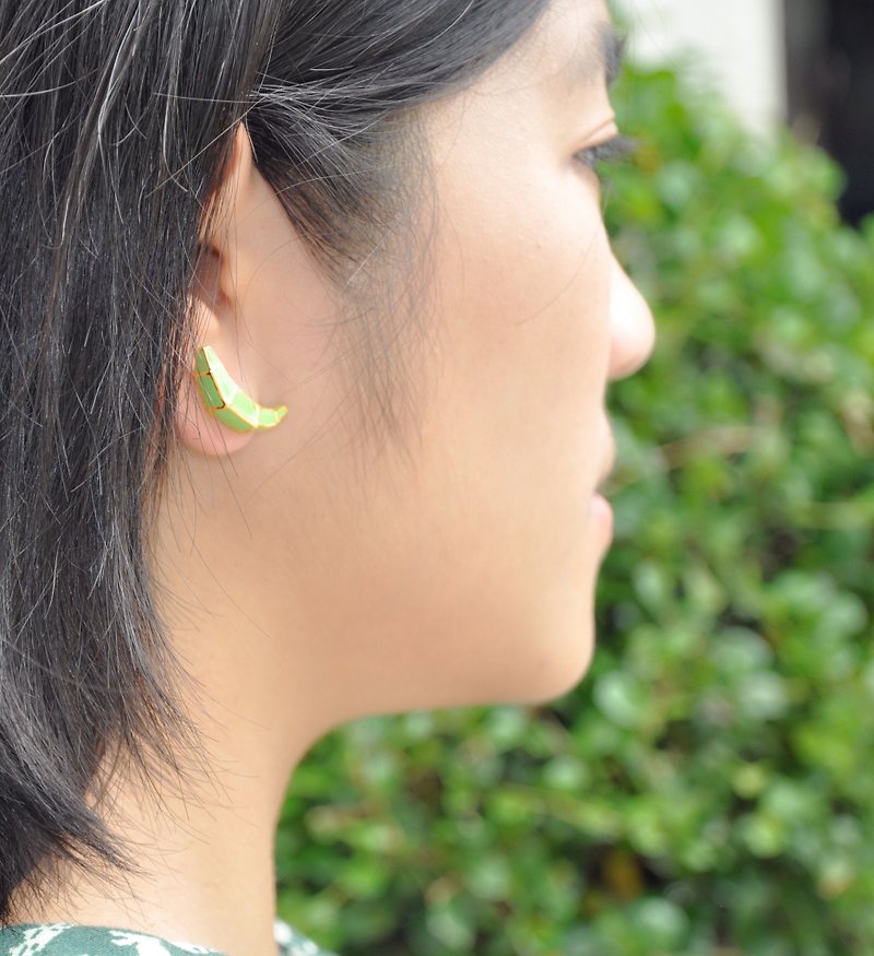 Glorikami Green Banana earrings - ต่างหู - วัสดุอื่นๆ สีเขียว