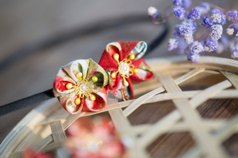 Japanese cloth plum flower red yellow gold series two flower headband ear side - เครื่องประดับผม - ผ้าฝ้าย/ผ้าลินิน สีแดง