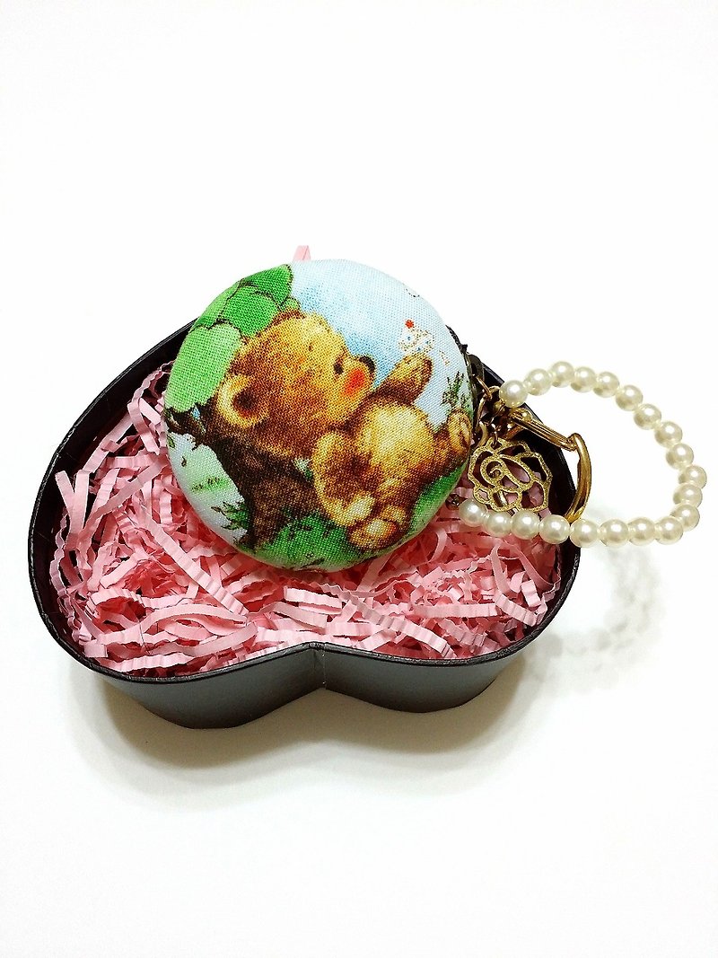 Bear Rabbit VS Forest game macarons * 6CM - Keychains - Other Materials Red