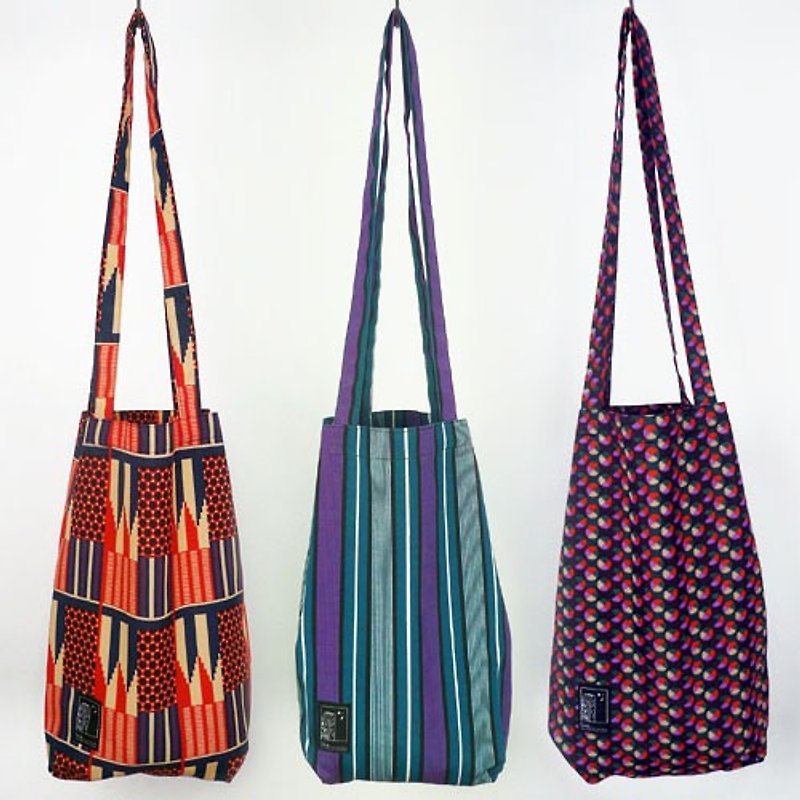 Urb shoulder bag colorful cloth series / plus a badge / suitable for gifts - กระเป๋าแมสเซนเจอร์ - วัสดุกันนำ้ หลากหลายสี
