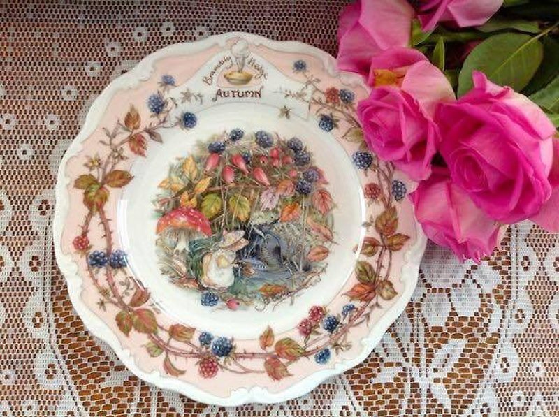 Anne ♥ crazy ♥ Royal Doulton Royal Doulton Antiquities - brier village "mouse moving autumn edition ~ cake pan, dessert plate, fruit plate - จานเล็ก - วัสดุอื่นๆ สีน้ำเงิน