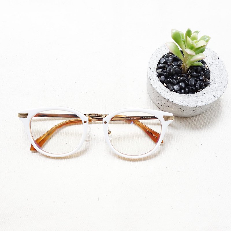 The new gold-framed glasses frame metal foot white plate Italian - Glasses & Frames - Plastic White