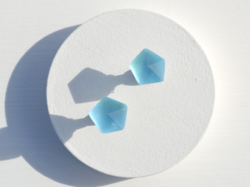 玻璃素材 twinkle 系列 －薄荷藍ーー - 耳環/耳夾 - 玻璃 藍色