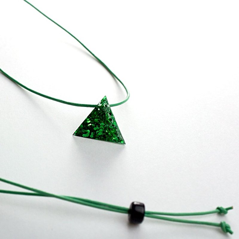 Triangle necklace (green) - สร้อยคอ - วัสดุอื่นๆ สีเขียว