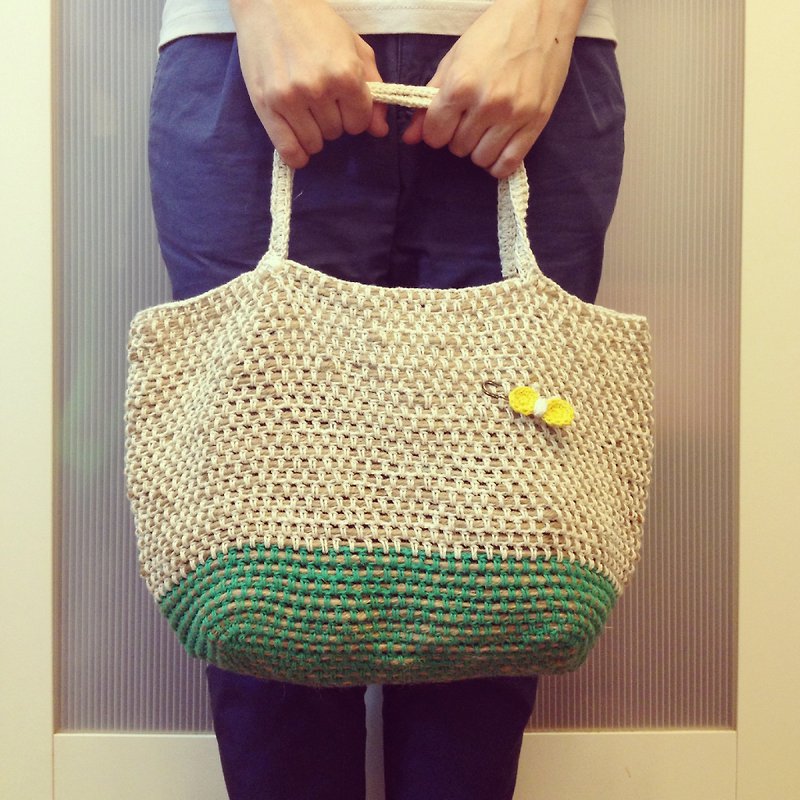 Cotton mixed woven bag (Beige * Green) - กระเป๋าถือ - วัสดุอื่นๆ สีเขียว