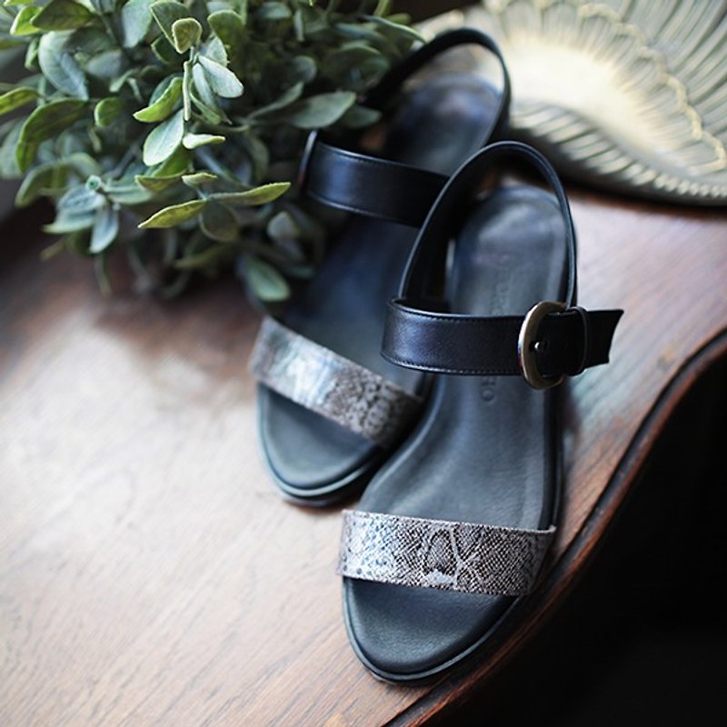 Color strap sandals - Black x serpentinite (Pre-Order) - รองเท้าลำลองผู้หญิง - หนังแท้ 