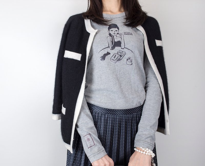 Story Illustrator Long Sleeve T-Audrey's black and white texture autumn clothes with sanded hair in the film - Women's Tops - Cotton & Hemp Gray