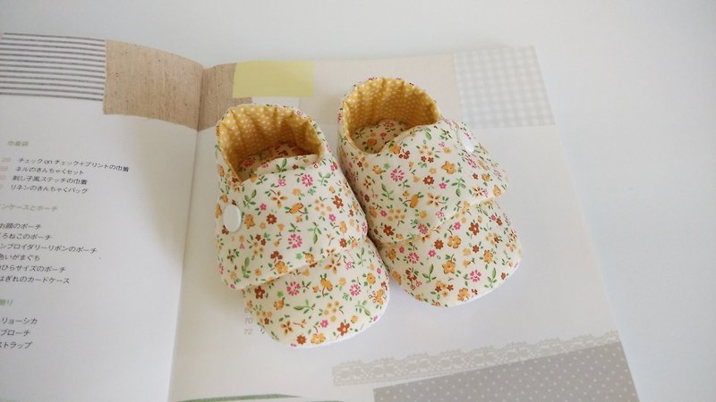 Ming Huang Floral births gift baby shoes Baby Shoes (spot 12 cm) - รองเท้าเด็ก - วัสดุอื่นๆ สีส้ม