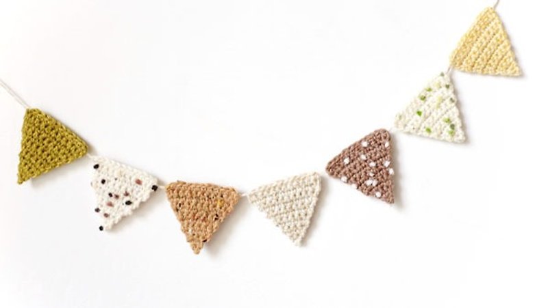 Autumn limited. Chestnut milk caramel pennant - Items for Display - Other Materials Brown