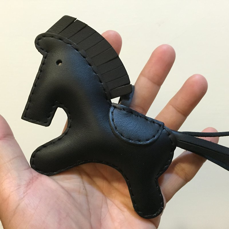 Black cute pony handmade sewn leather charm large size big size - ที่ห้อยกุญแจ - หนังแท้ สีดำ