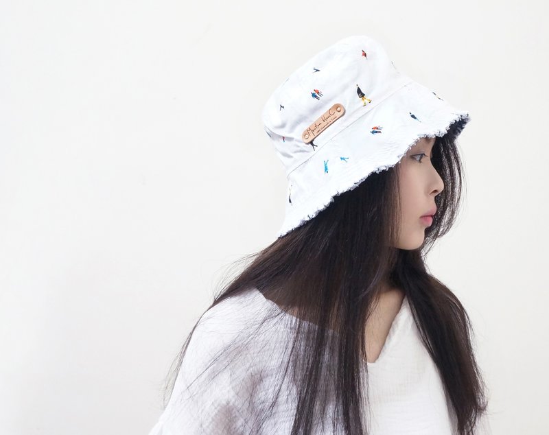 Fickle sided hat | little big man - หมวก - วัสดุอื่นๆ ขาว