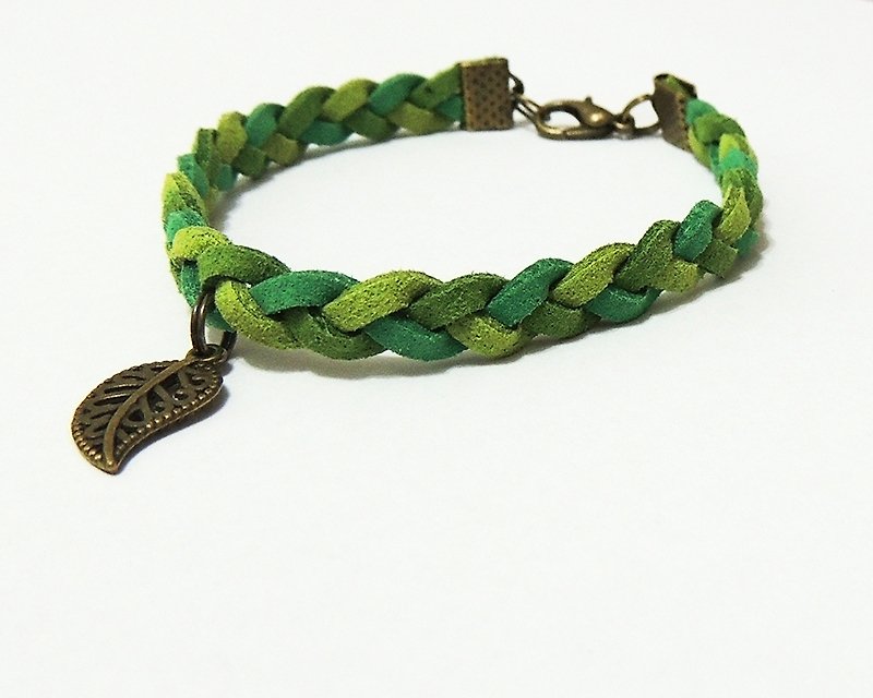 Summer to come and walk hand-woven bracelet - สร้อยข้อมือ - วัสดุอื่นๆ สีเขียว